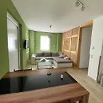 Zum Saaletalblick Apartament *