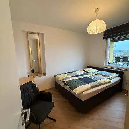 Zum Saaletalblick Apartament